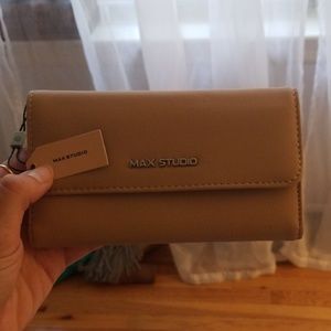 Max Studio Wallet